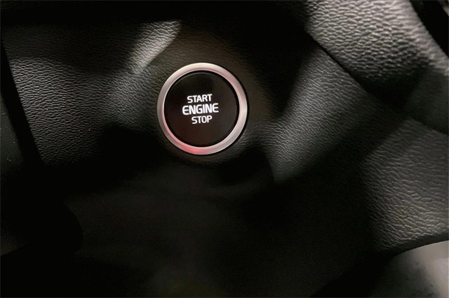 Certified 2023 Volvo XC40 B5 Core w/ Convenience Package image 32