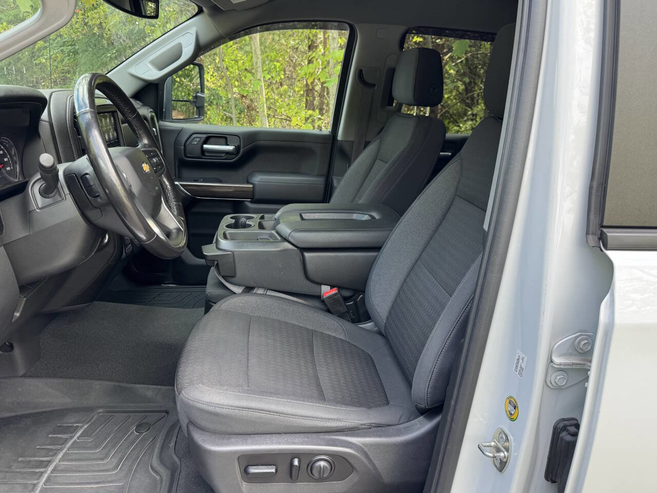 Used 2020 Chevrolet Silverado 1500 LT w/ All-Star Edition image 11