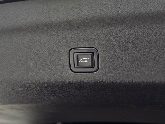 Used 2022 Chevrolet Suburban LT image 10