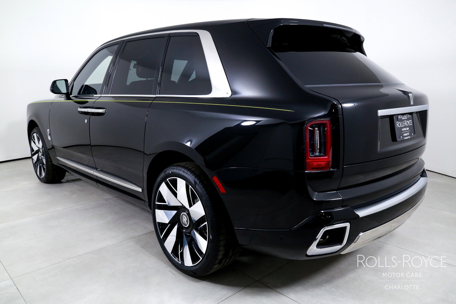 New 2026 Rolls-Royce Cullinan image 8