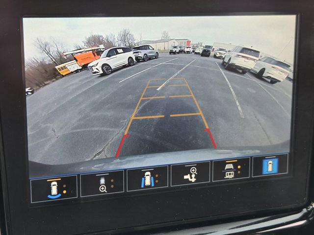 Used 2023 Chevrolet Traverse Premier FWD image 23