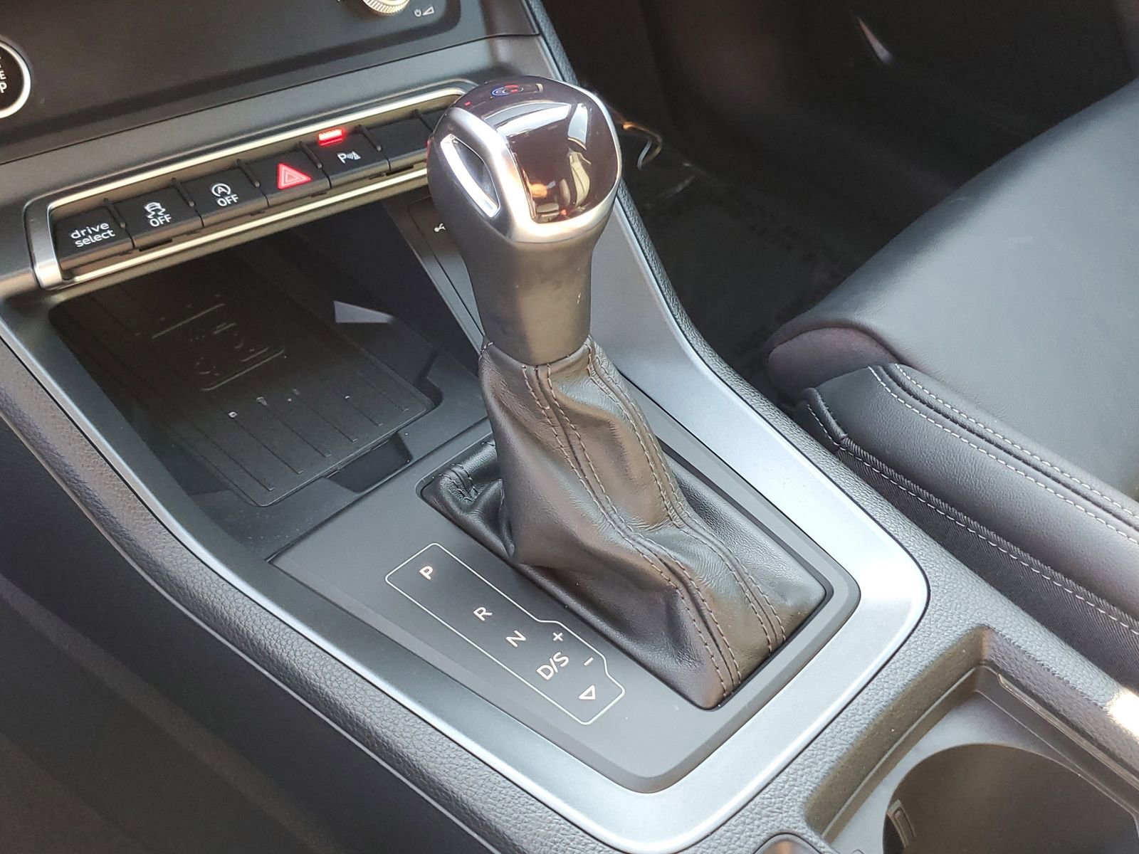 Used 2025 Audi Q3 2.0T Premium w/ Convenience Package image 32