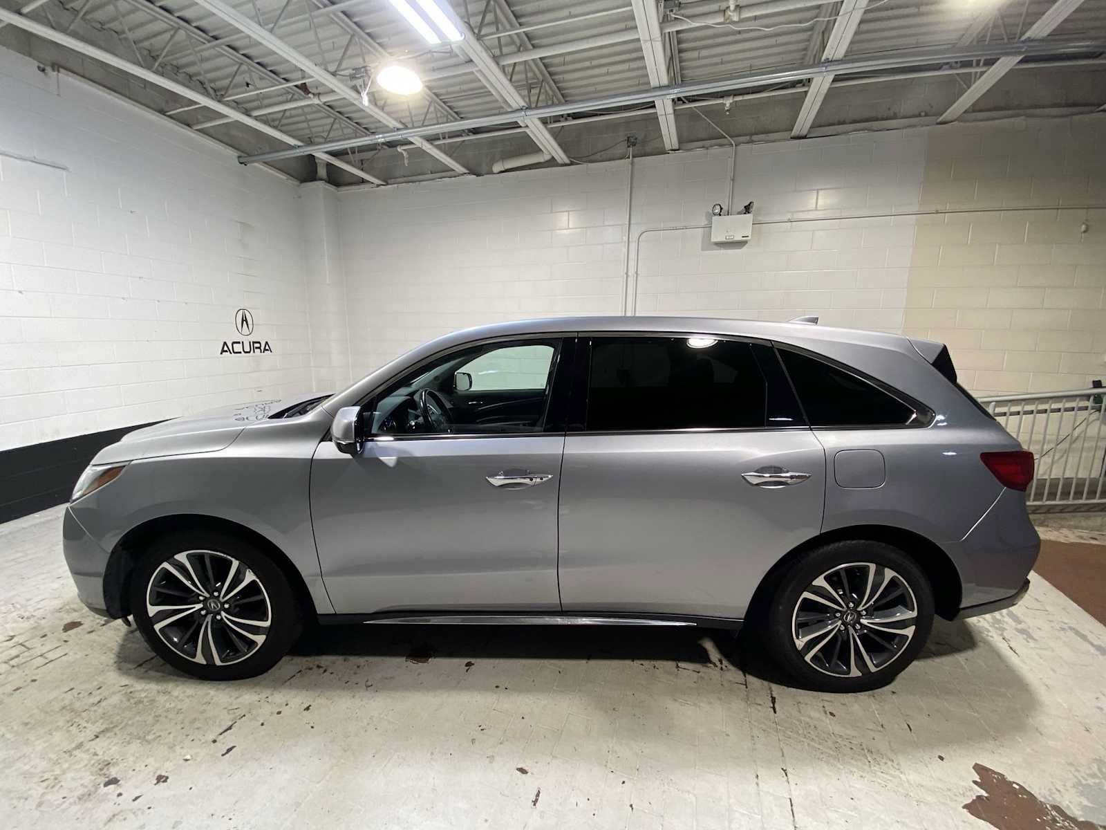 Used 2020 Acura MDX SH-AWD w/ Technology Package image 3