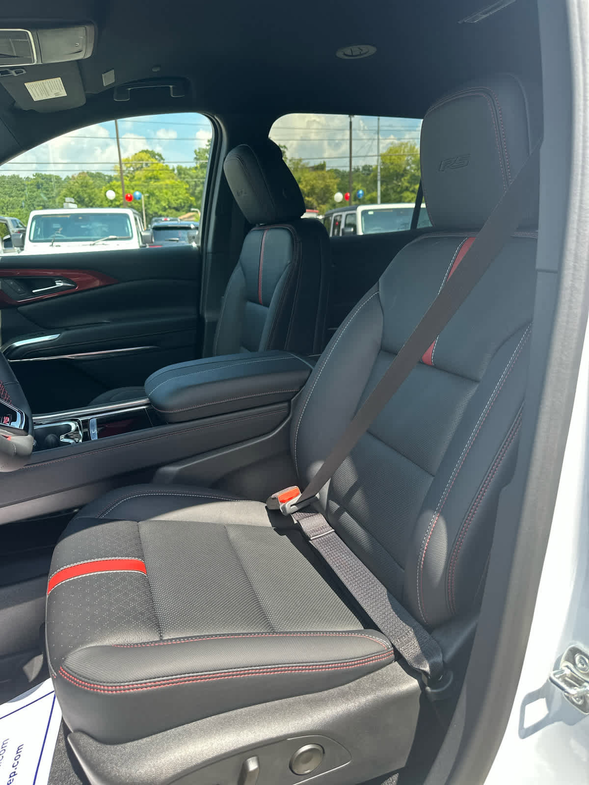 New 2026 Chevrolet Traverse RS w/ LPO, Floor Liner Package image 13
