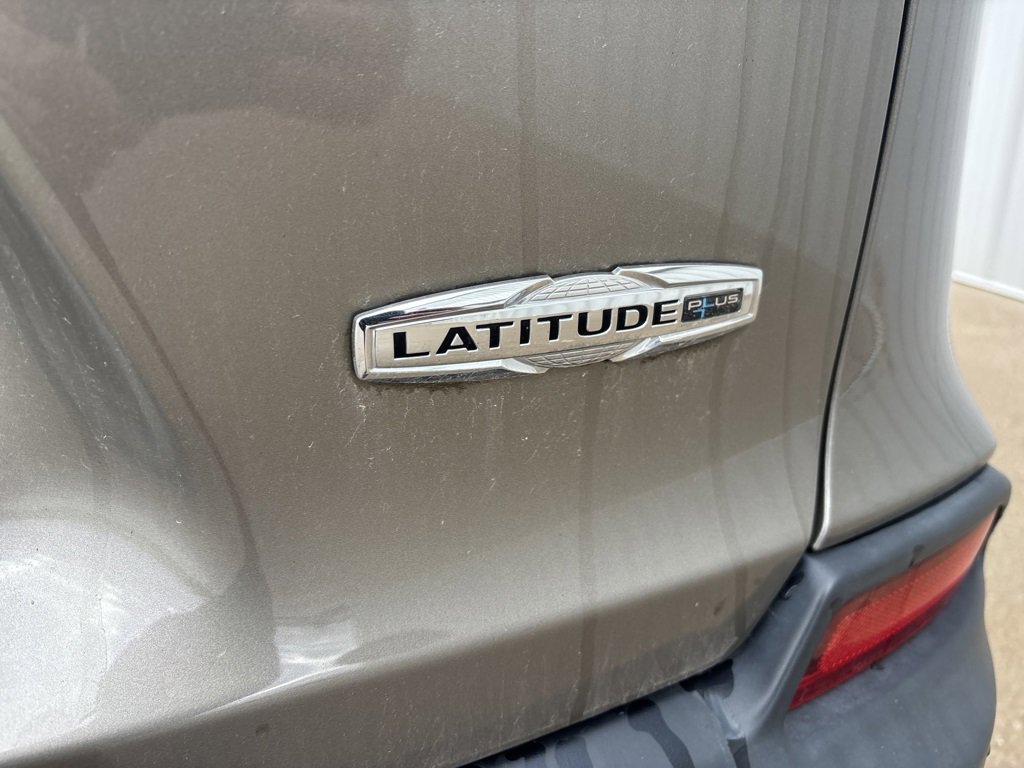 Used 2020 Jeep Cherokee Latitude Plus w/ Cold Weather Group image 9