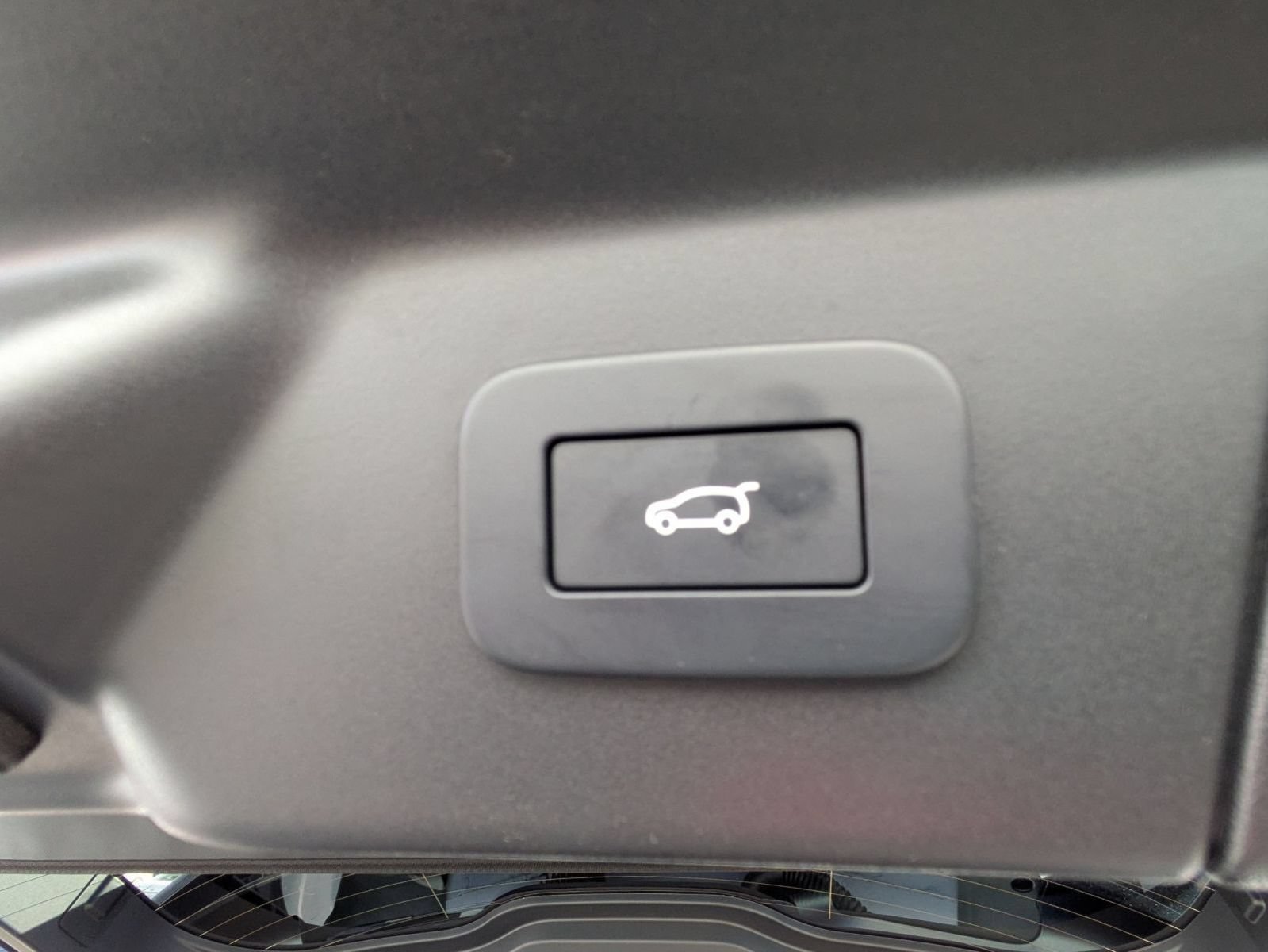 Used 2026 Land Rover Range Rover Velar S AWD/4WD image 28