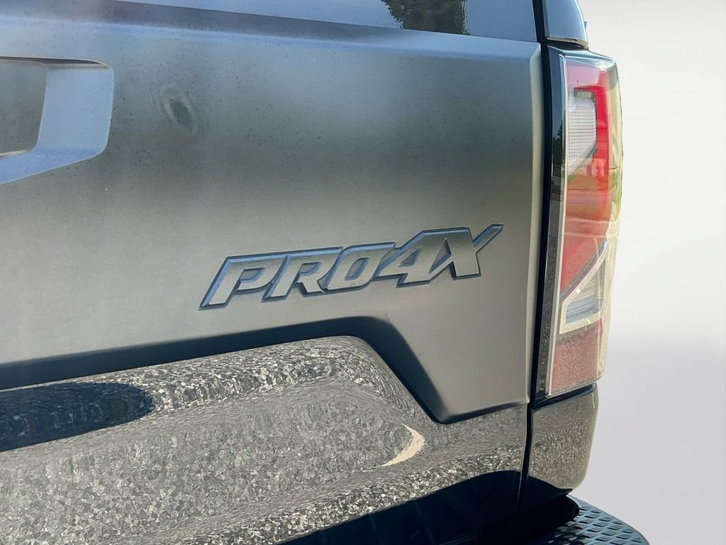 Used 2021 Nissan Titan PRO-4X w/ Pro-4x Utility Package AWD/4WD image 19