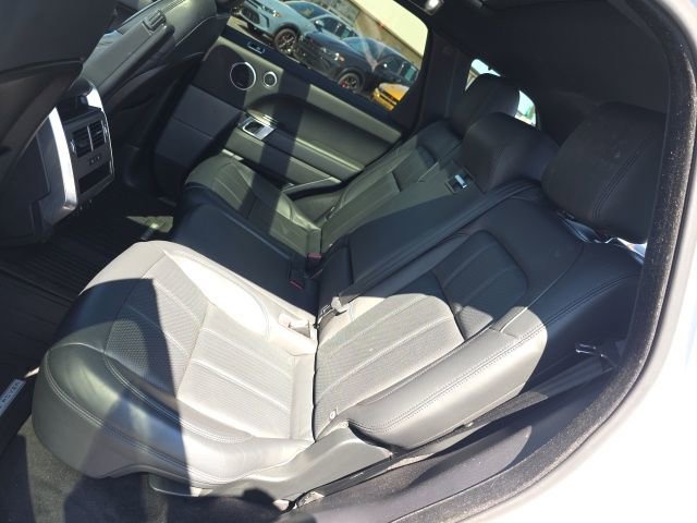 Used 2020 Land Rover Range Rover Sport HSE image 39