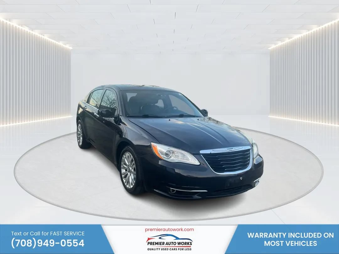 Used 2011 Chrysler 200 Limited FWD image 3