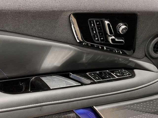 New 2026 Cadillac Optiq V w/ Magnus Launch Edition AWD/4WD image 19