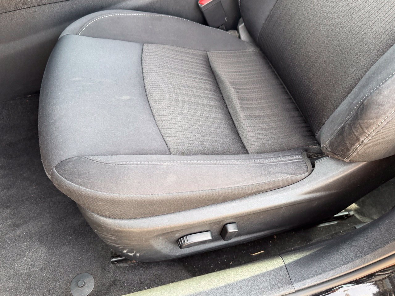 Used 2025 Nissan Altima 2.5 SV FWD image 21