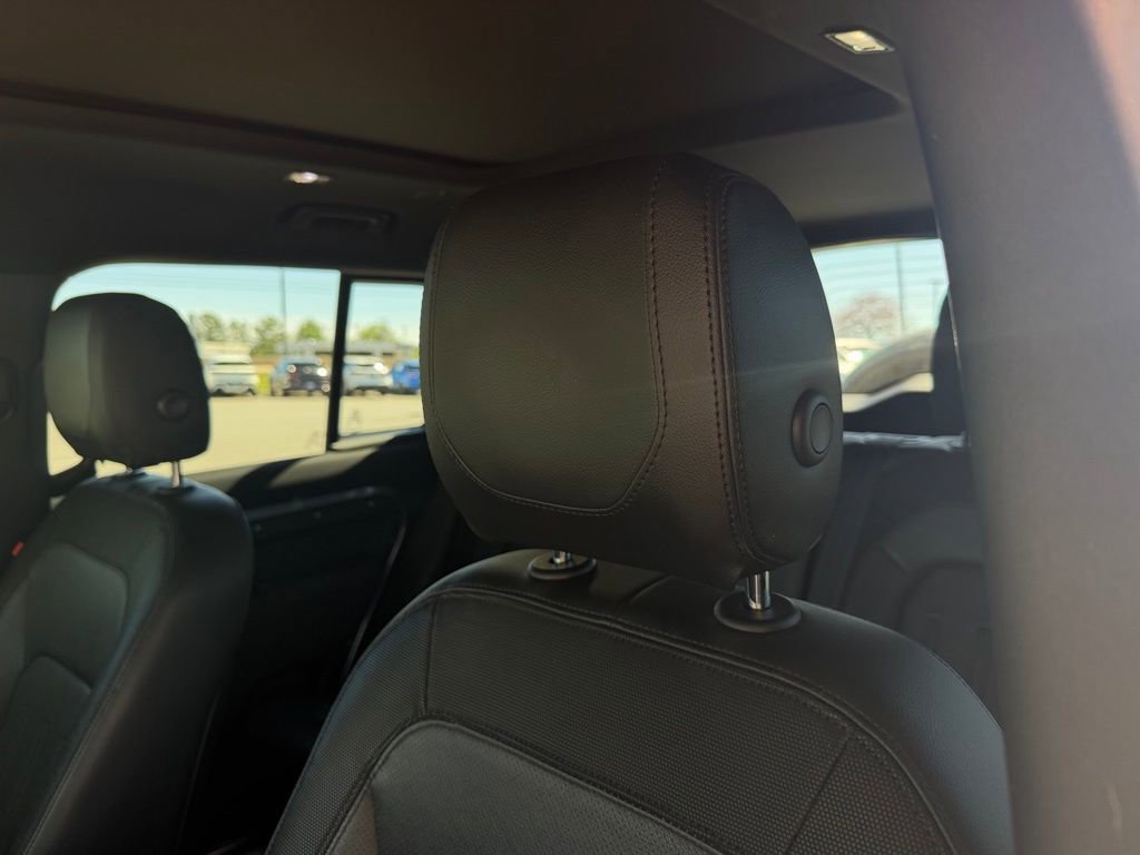 Used 2022 Land Rover Defender 110 X-Dynamic SE image 13