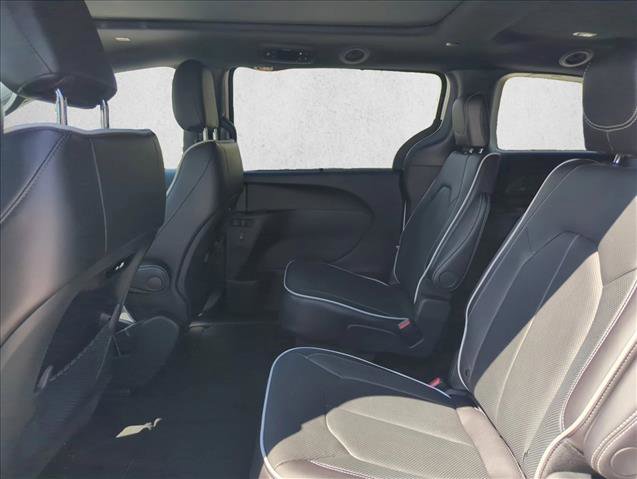 New 2026 Chrysler Pacifica Limited image 13