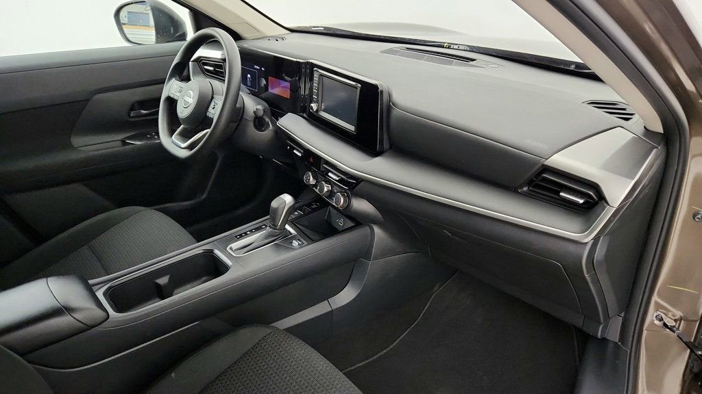 Used 2025 Nissan Kicks S image 23