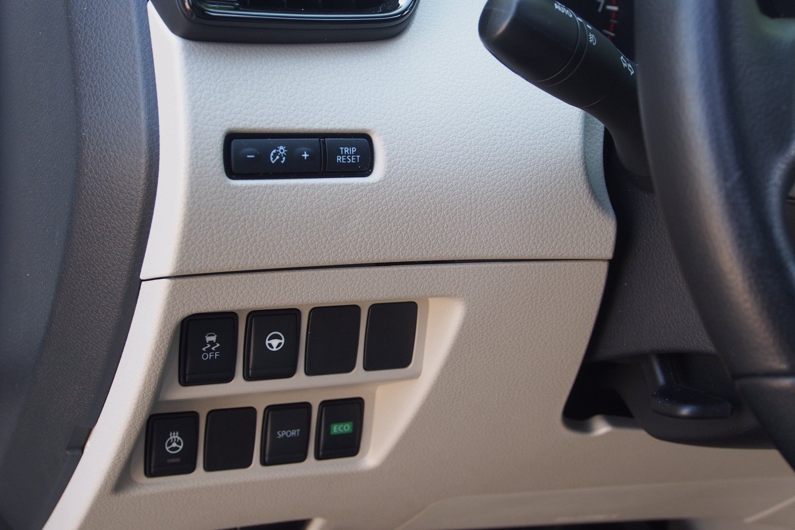 Used 2022 Nissan Rogue Sport SL w/ Premium Package FWD image 13