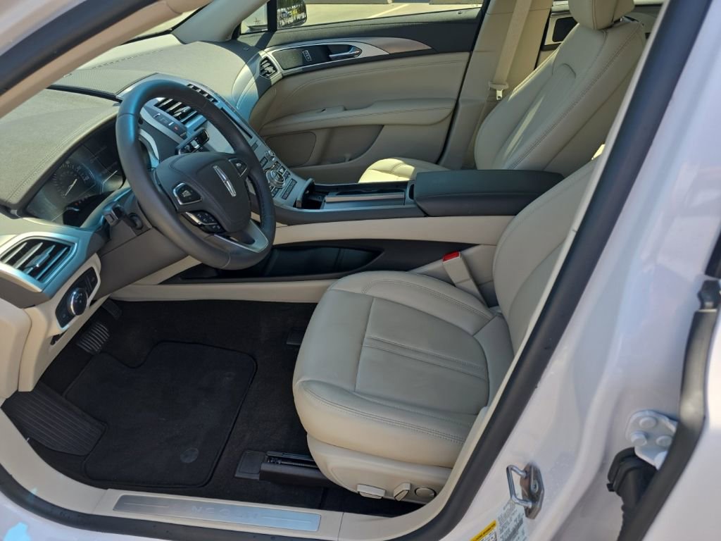 Used 2019 Lincoln MKZ Premiere FWD image 12