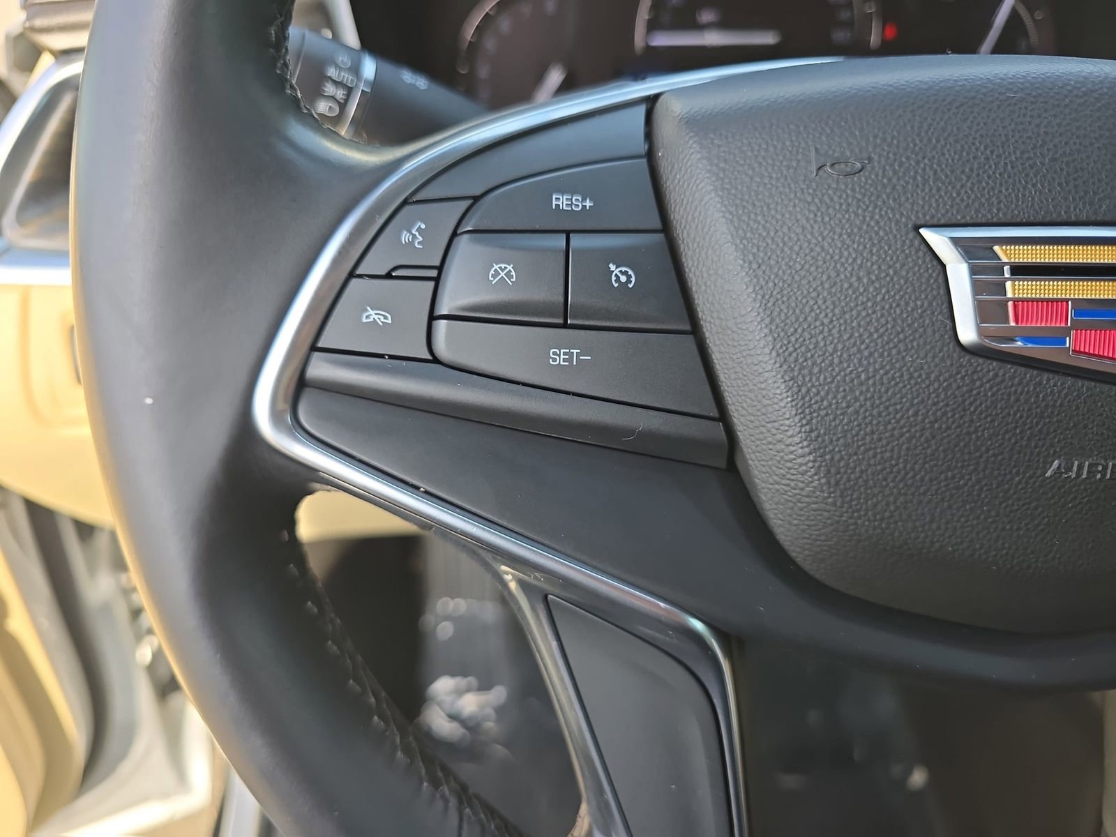 Used 2018 Cadillac XT5 FWD image 21