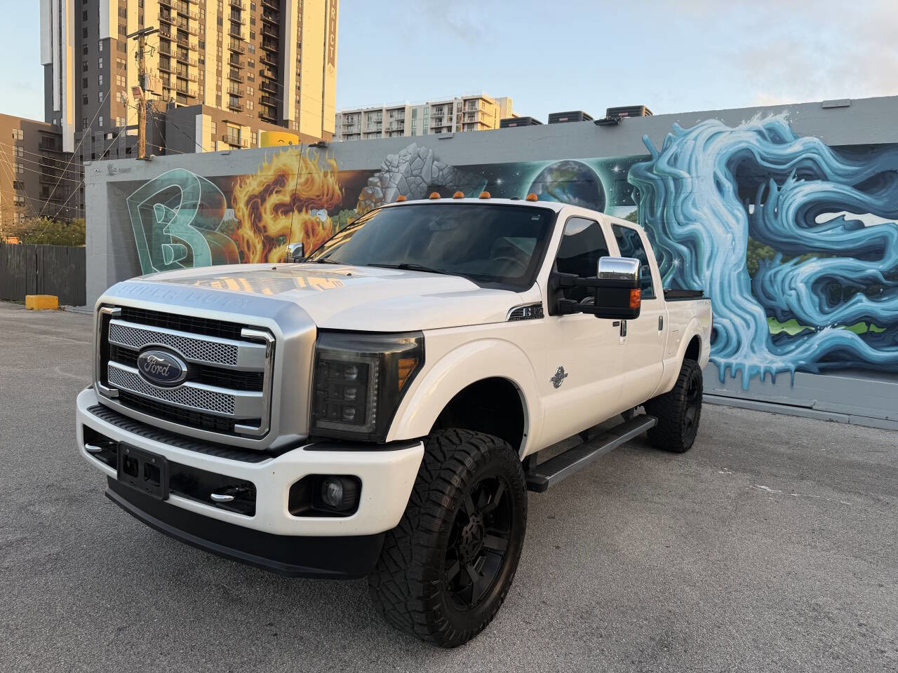 Used 2015 Ford F350 Platinum w/ Platinum Package AWD/4WD image 2
