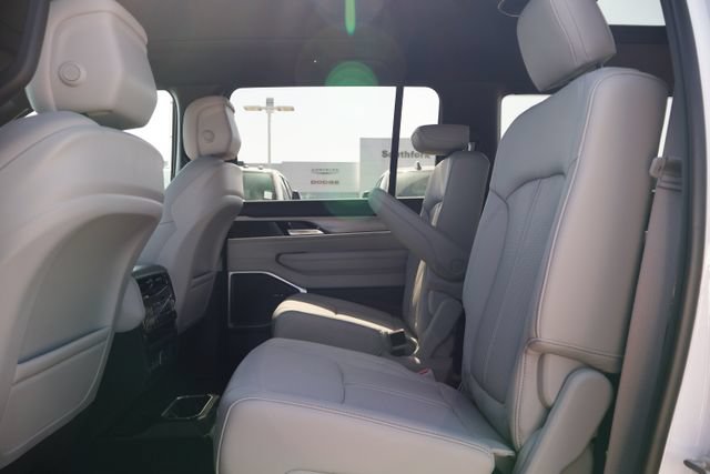New 2026 Jeep Grand Wagoneer L 2WD w/ Premium Group I image 8