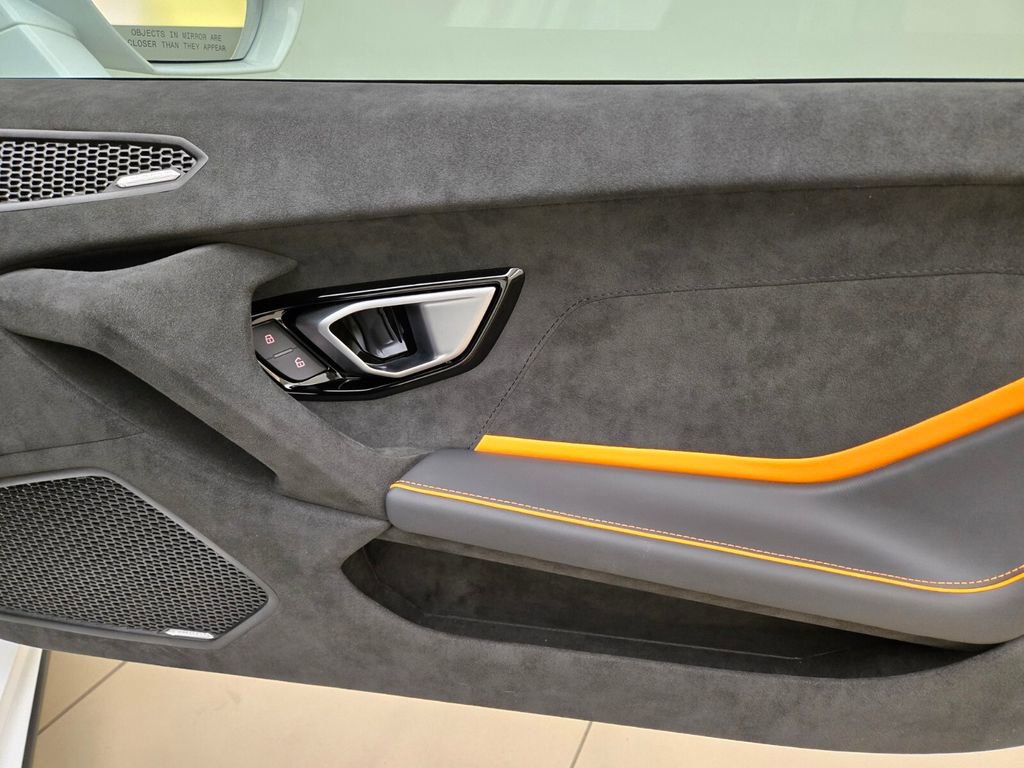 Used 2023 Lamborghini Huracan Tecnica image 26