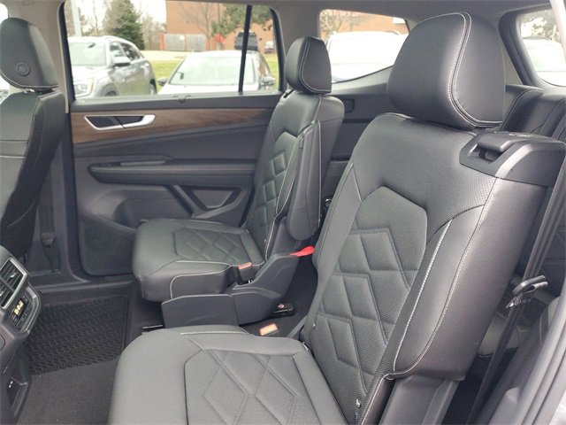 New 2025 Volkswagen Atlas SE image 9