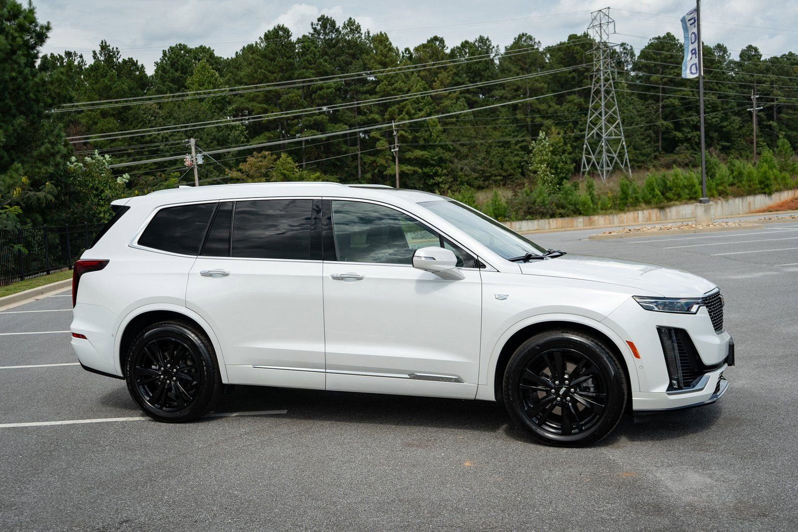 Used 2024 Cadillac XT6 Premium Luxury w/ Platinum Package AWD/4WD image 12