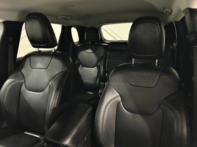 Used 2019 Jeep Cherokee Limited w/ Luxury Group image 35