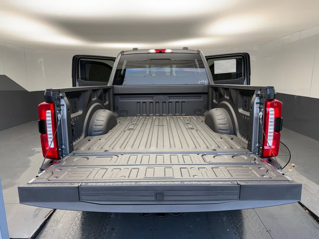 New 2026 Ford F250 Lariat w/ Black Appearance Package AWD/4WD image 6