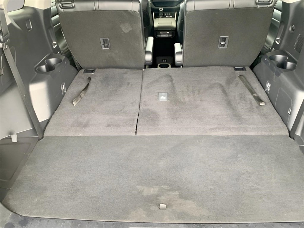 Used 2024 Toyota Highlander XLE image 24