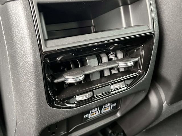 New 2025 Jeep Grand Cherokee Laredo X w/ Luxury Tech Group I image 16