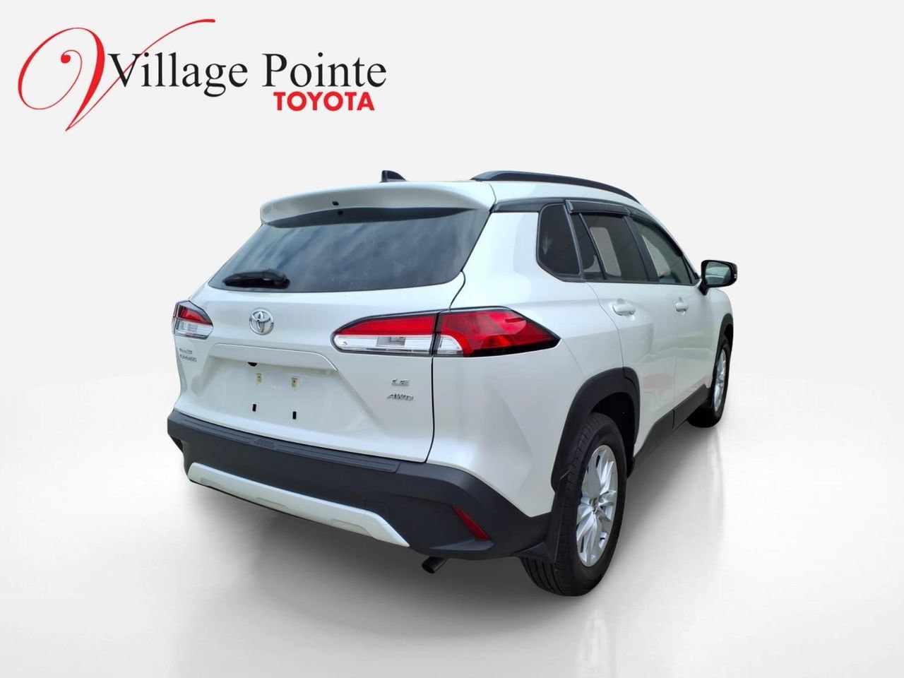 Certified 2025 Toyota Corolla Cross LE w/ Moonroof Package AWD/4WD image 4