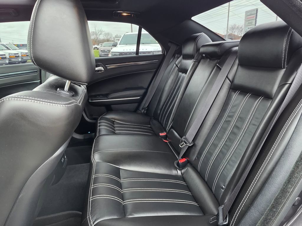 Used 2022 Chrysler 300 S image 29