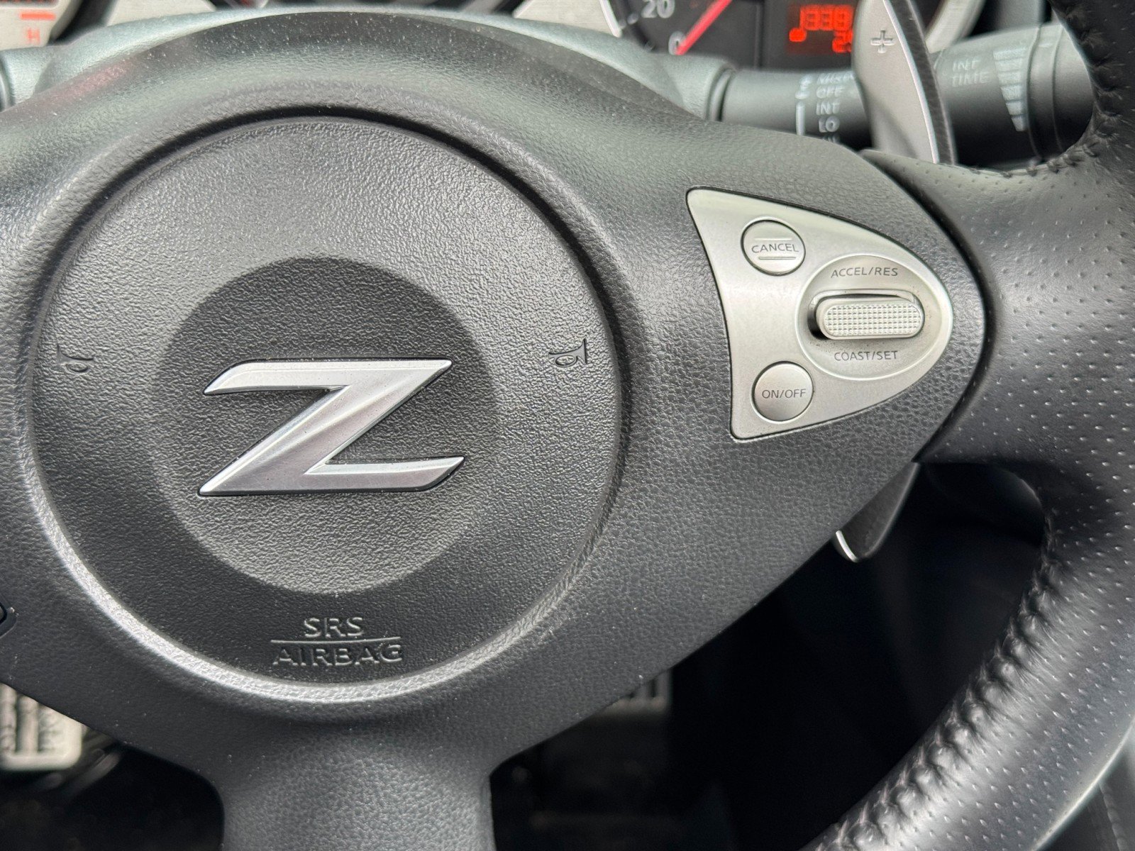 Used 2010 Nissan 370Z Touring RWD image 19