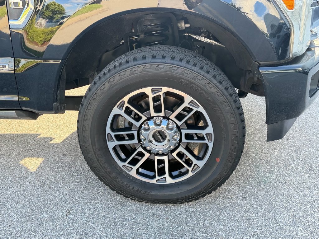 Used 2017 Ford F250 Platinum w/ Platinum Ultimate Package AWD/4WD image 9