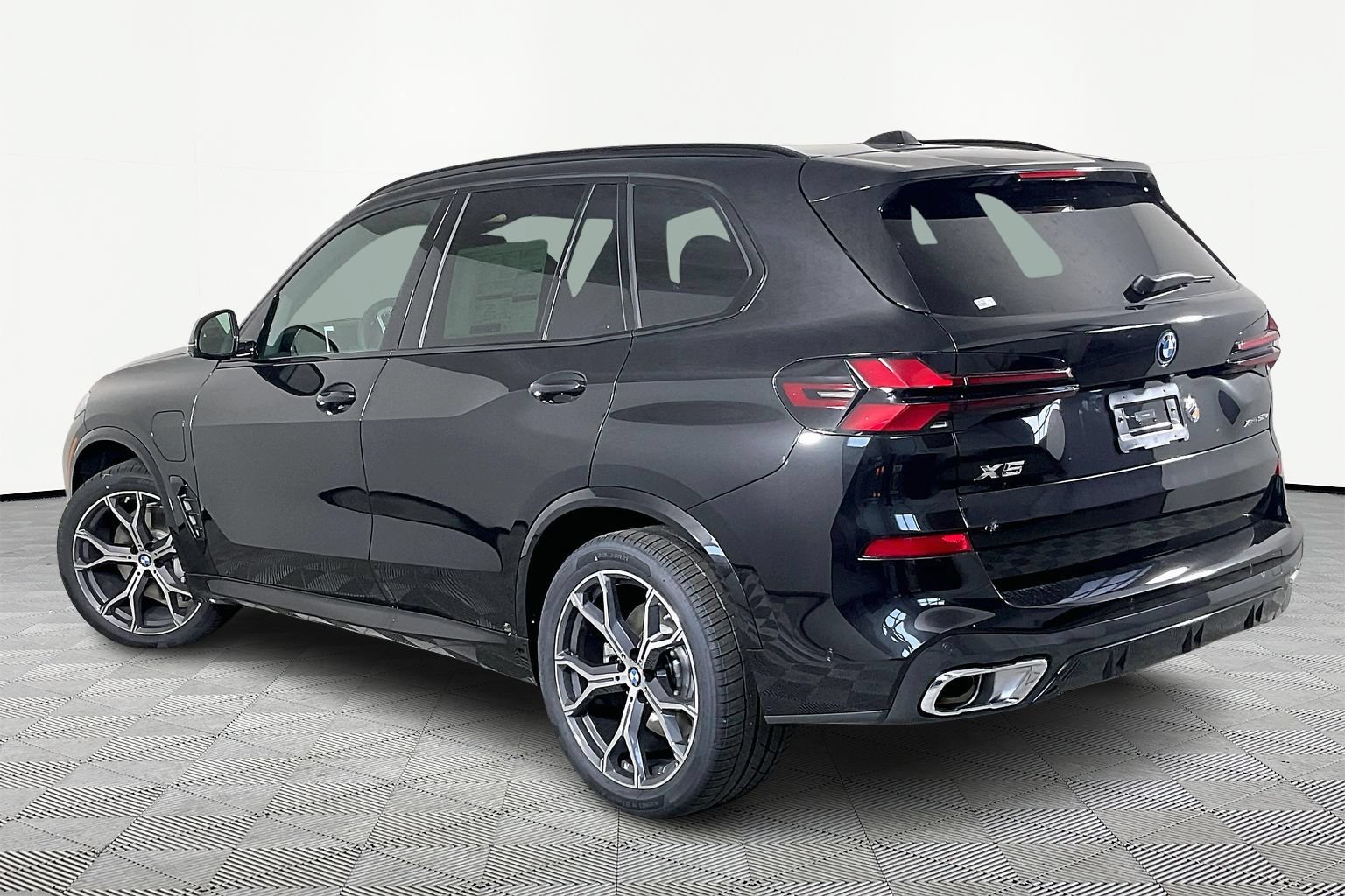 New 2026 BMW X5 xDrive50e AWD/4WD image 3
