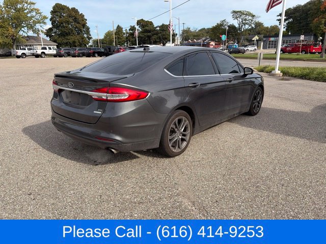 Used 2017 Ford Fusion SE w/ Equipment Group 201A FWD image 8
