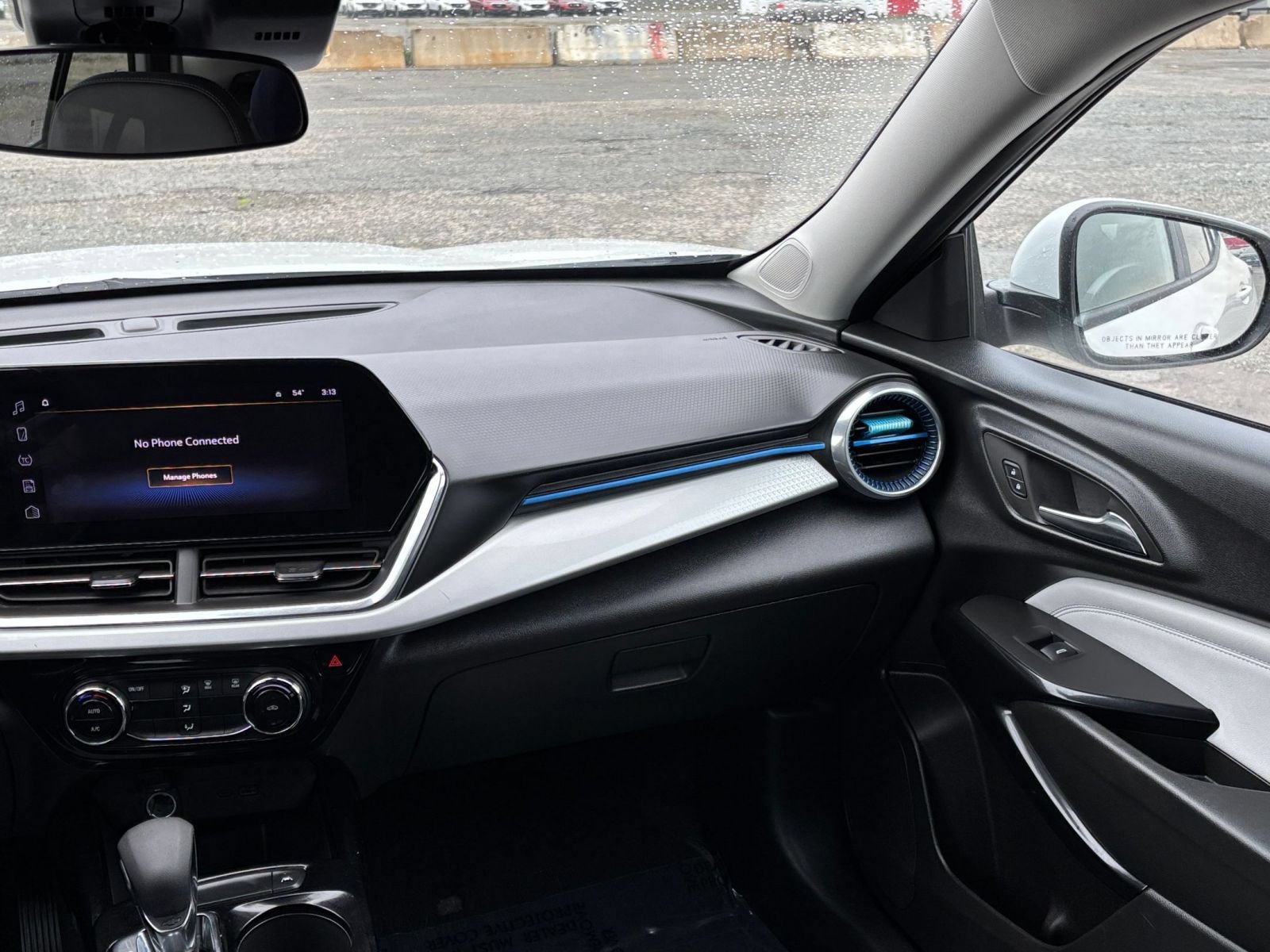 Used 2025 Chevrolet Trax LT FWD image 37