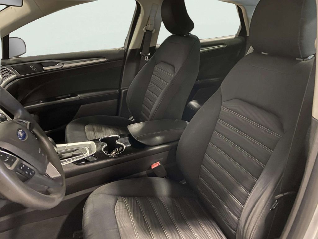 Used 2016 Ford Fusion SE image 15