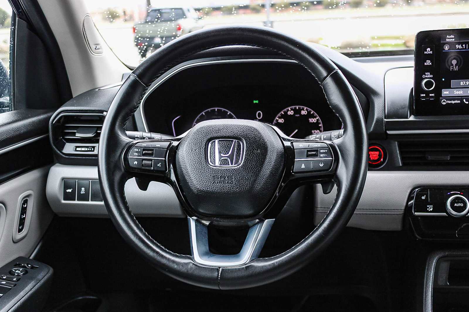 Certified 2025 Honda Pilot Touring image 10