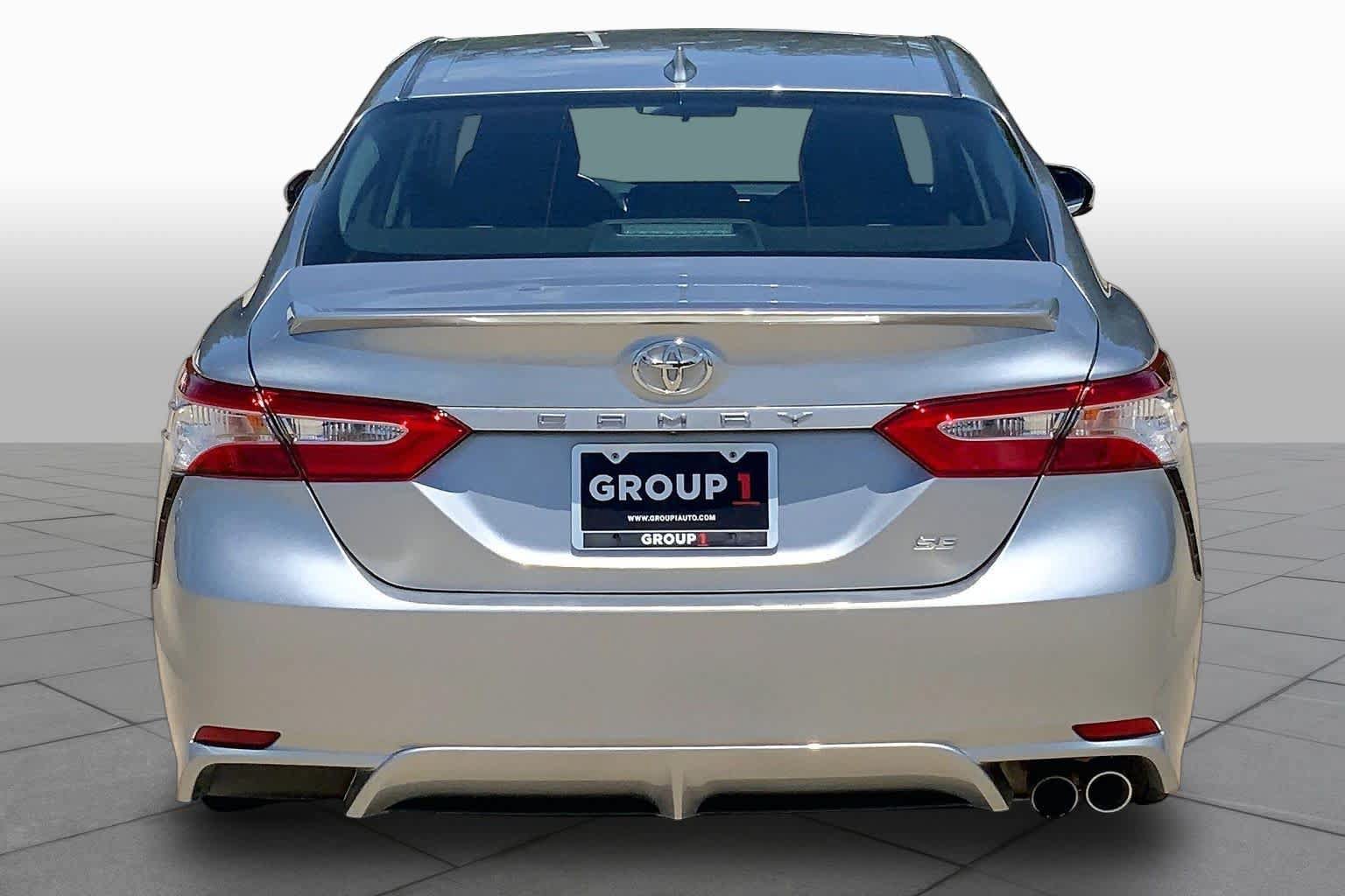 Used 2020 Toyota Camry SE FWD image 5