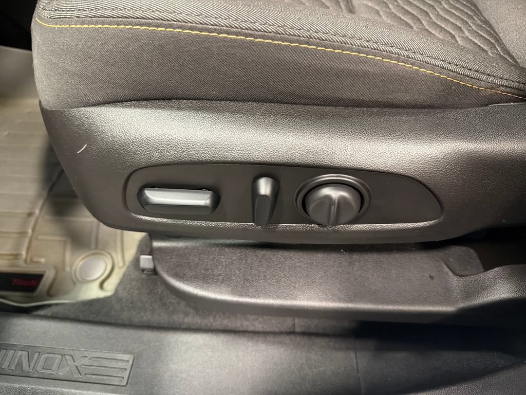 Used 2018 Chevrolet Equinox LT AWD/4WD image 24