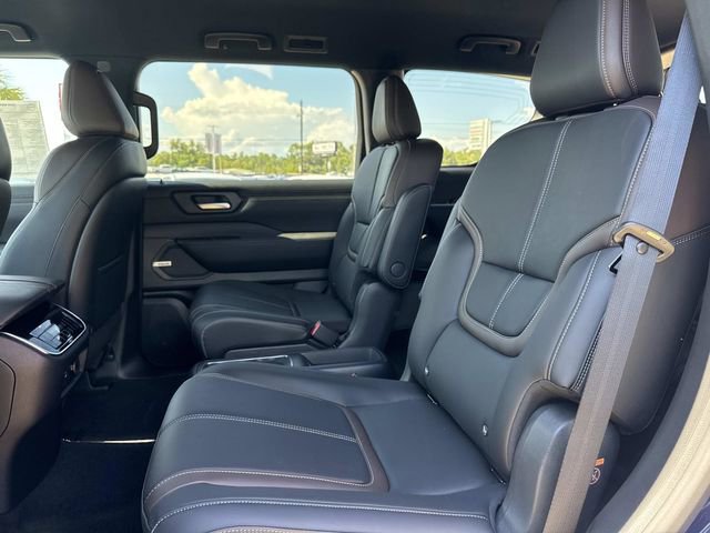 New 2026 Nissan Armada SL w/ Captain's Chari Seat Package image 7