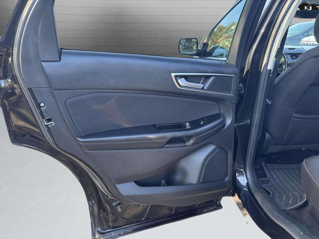 Used 2015 Ford Edge SEL image 13