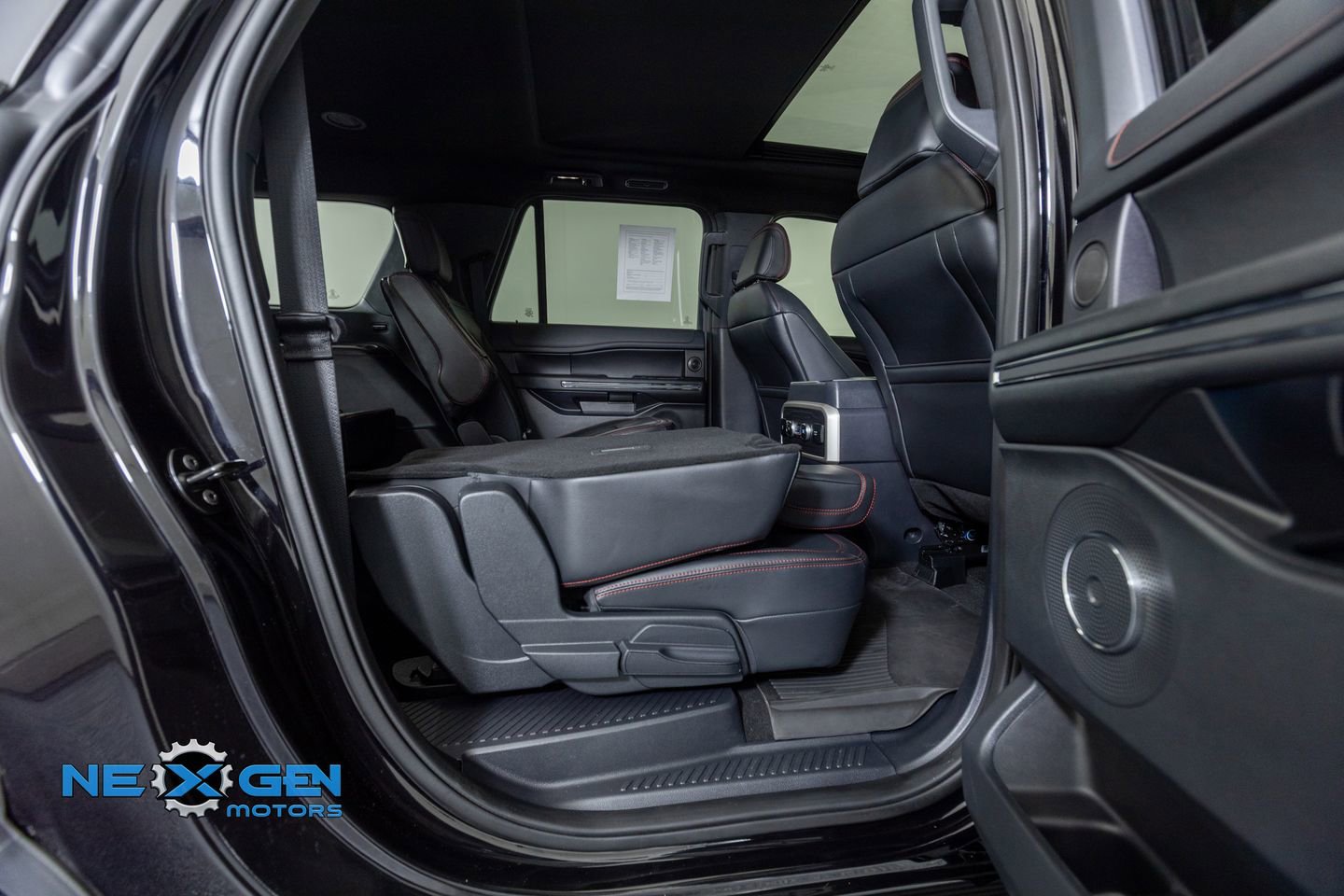 Used 2024 Ford Expedition Max Limited image 35