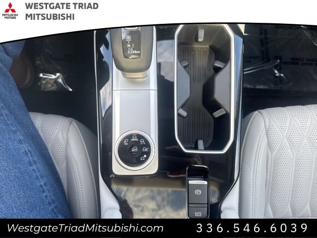 New 2026 Mitsubishi Outlander SEL FWD image 24