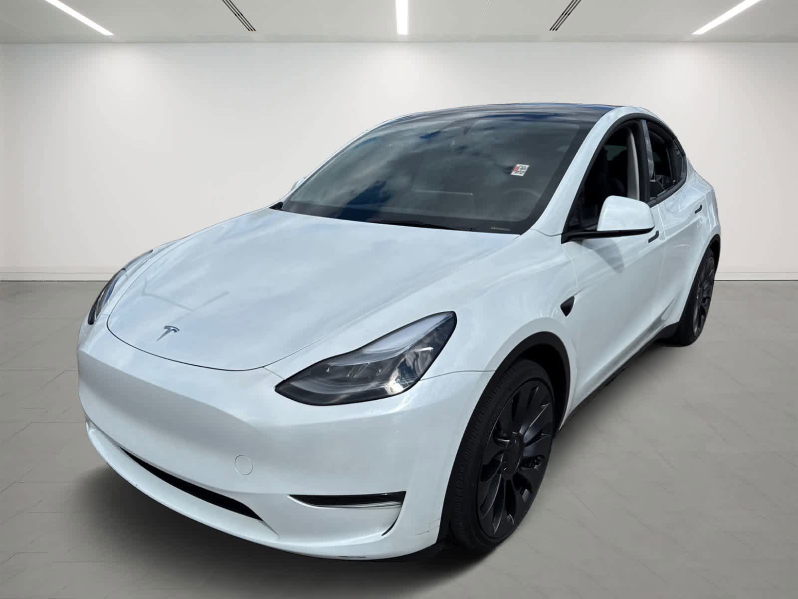 Used 2025 Tesla Model Y Performance AWD/4WD image 2