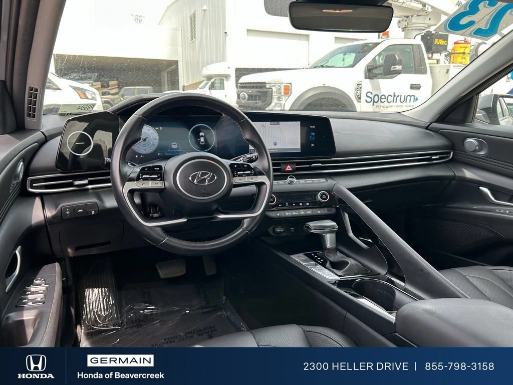 Used 2023 Hyundai Elantra Limited w/ Cargo Package FWD image 12