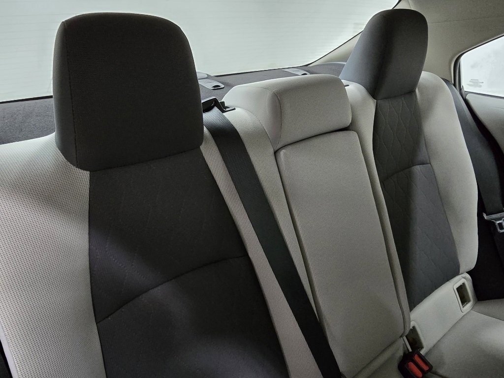 Used 2020 Toyota Corolla LE FWD image 19