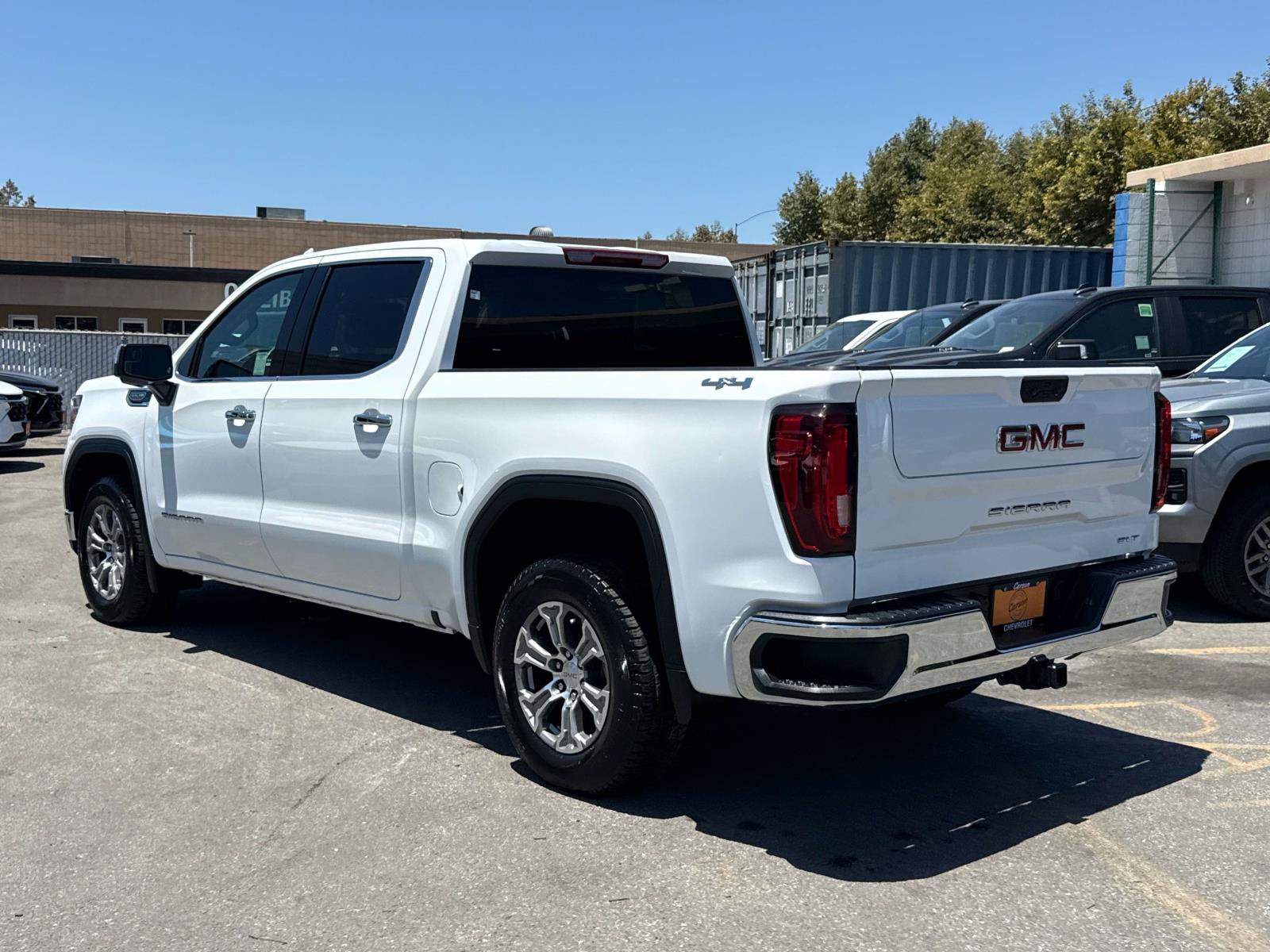 Used 2025 GMC Sierra 1500 SLT AWD/4WD image 4