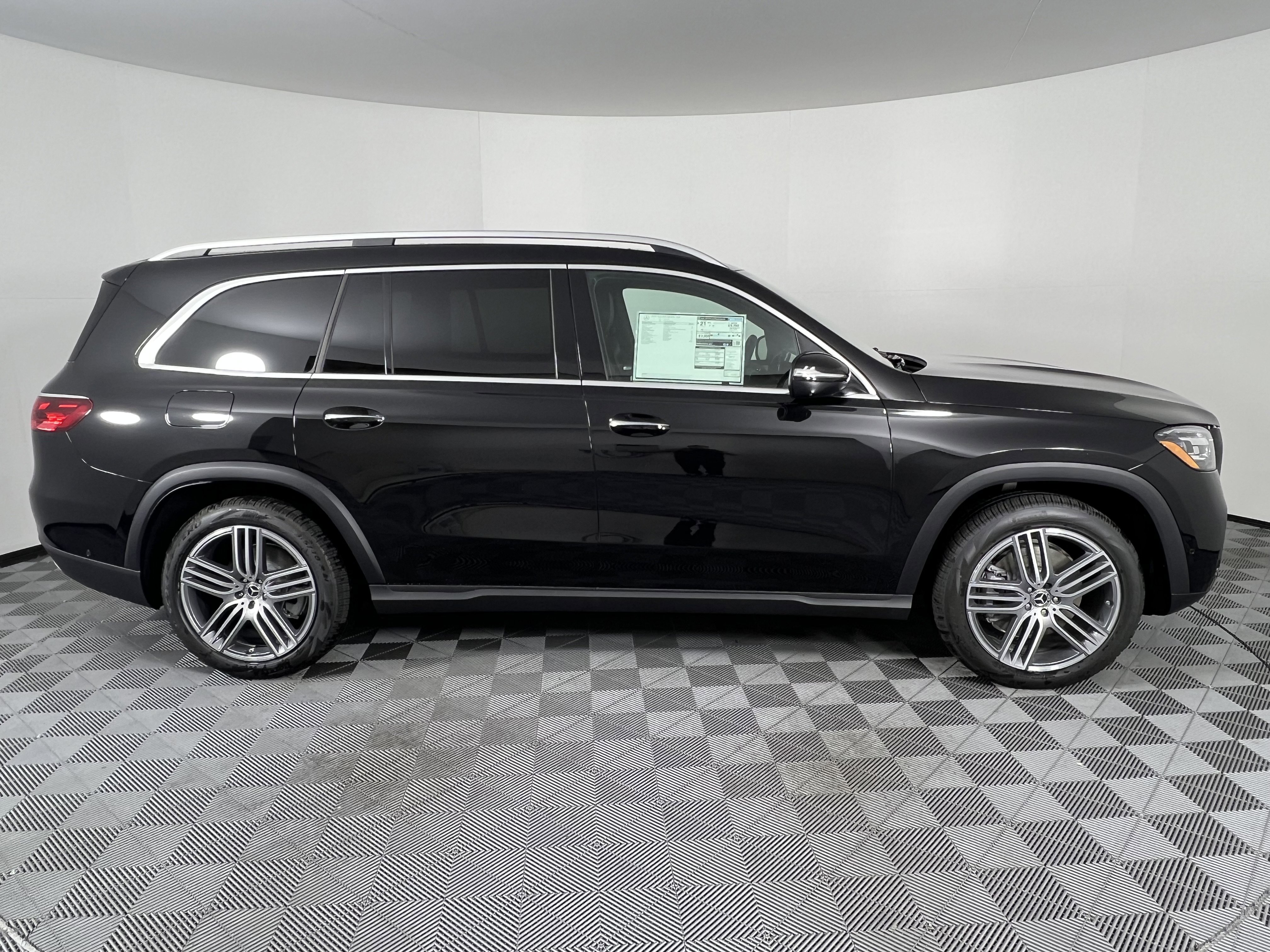 New 2025 Mercedes-Benz GLS 450 4MATIC image 14